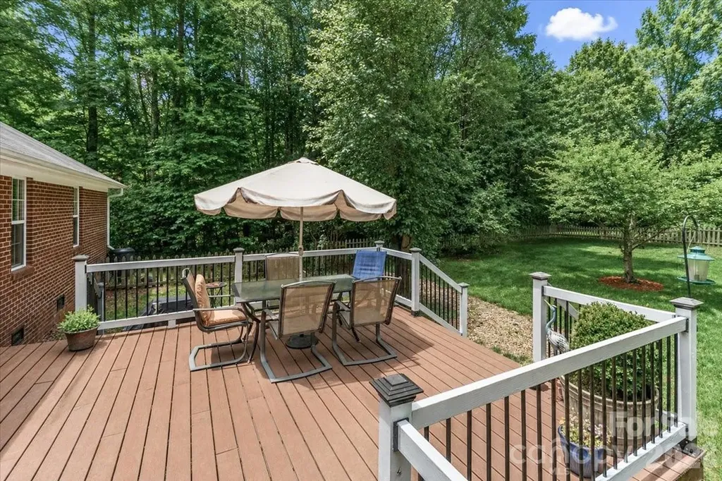 6803 Lowesville Lane Stanley NC 28164