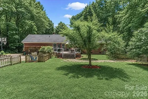 6803 Lowesville Lane Stanley NC 28164