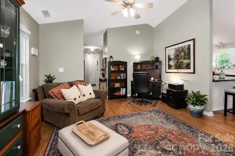 6803 Lowesville Lane Stanley NC 28164