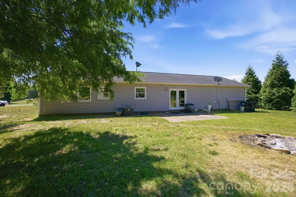 129 Salem Meadow Drive Statesville NC 28625