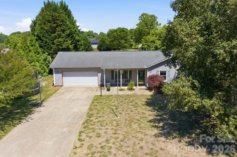 129 Salem Meadow Drive Statesville NC 28625