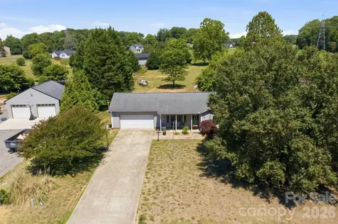 129 Salem Meadow Drive Statesville NC 28625