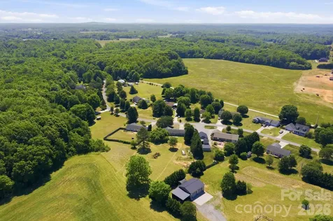 129 Salem Meadow Drive Statesville NC 28625