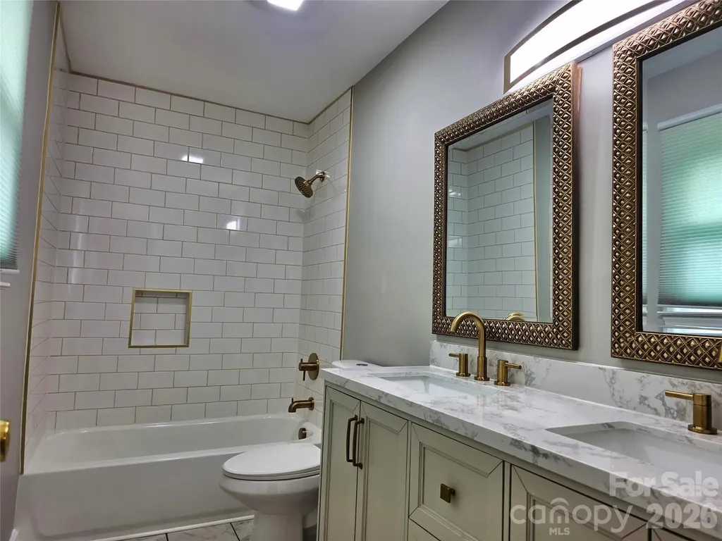 158 W Meadowview Drive Statesville NC 28625