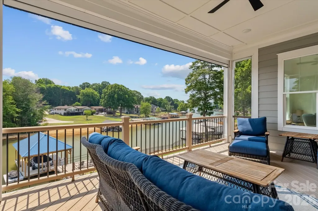 176 Hazelton Loop Mooresville NC 28117