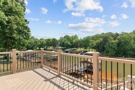 176 Hazelton Loop Mooresville NC 28117