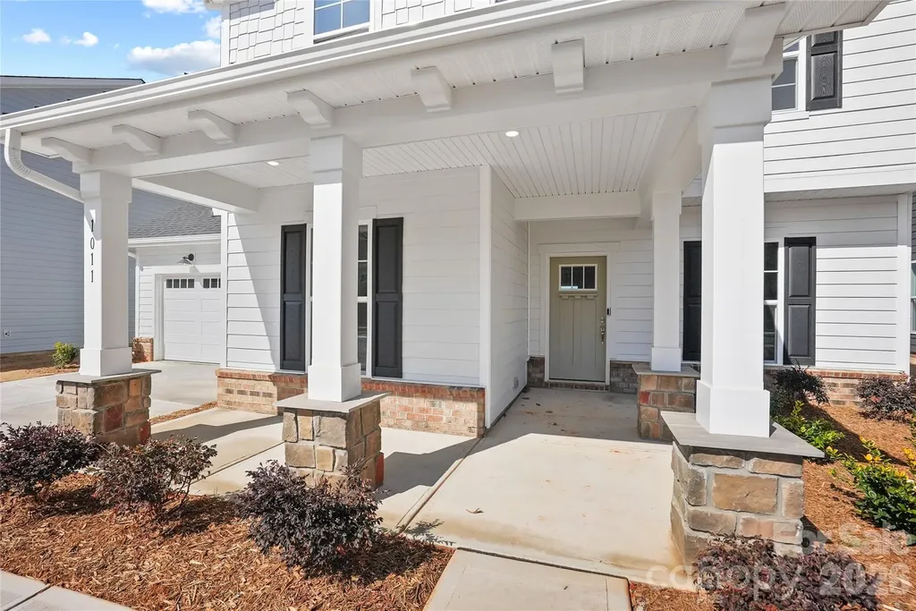 1011 High Bluff Point SE Waxhaw NC 28173