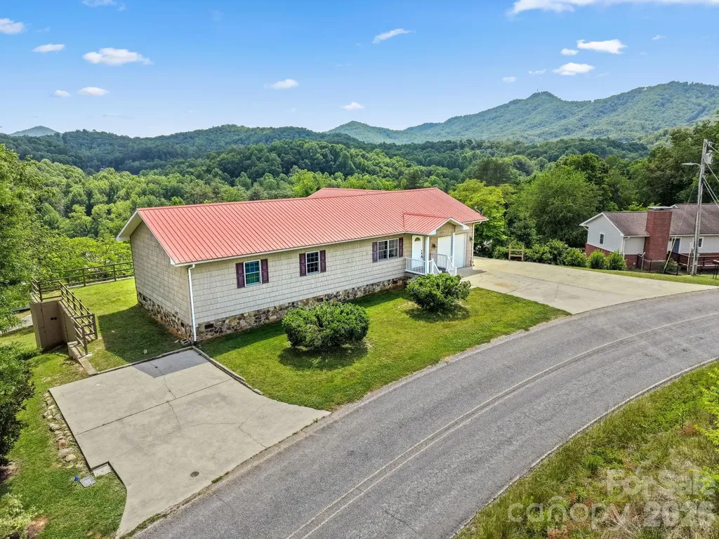 533 Lemons Branch Road Bryson City NC 28713