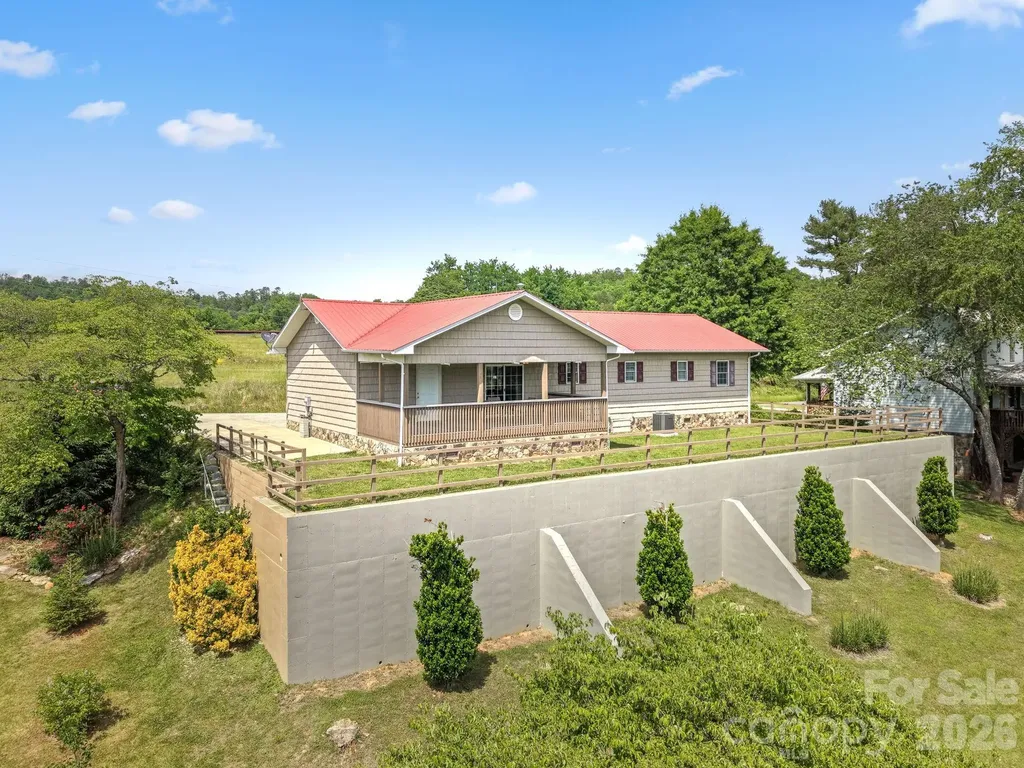 533 Lemons Branch Road Bryson City NC 28713