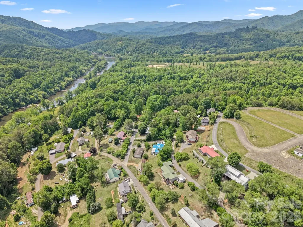 533 Lemons Branch Road Bryson City NC 28713