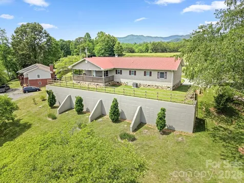 533 Lemons Branch Road Bryson City NC 28713