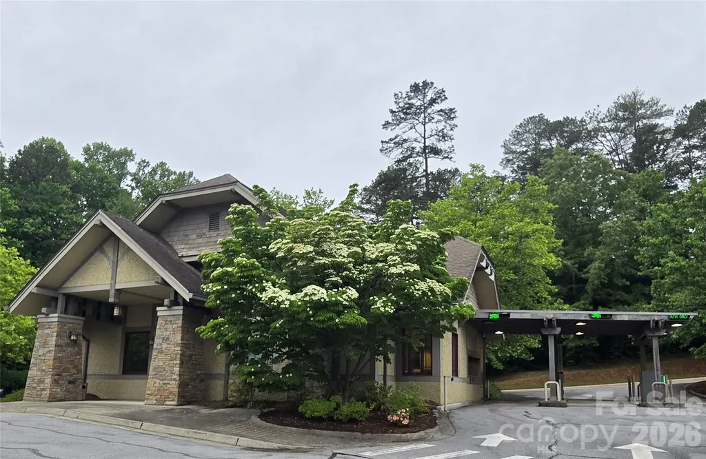 101 Hawks Crest Brevard NC 28712