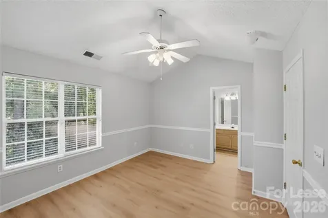 8144 Christmas Court Charlotte NC 28216