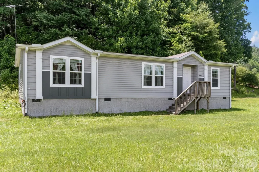 1060 Pickens Highway Rosman NC 28772
