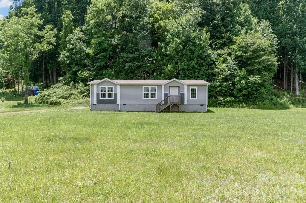 1060 Pickens Highway Rosman NC 28772