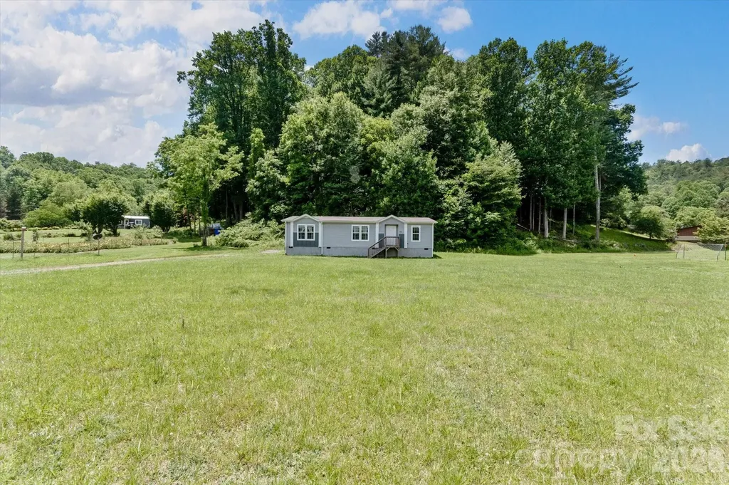 1060 Pickens Highway Rosman NC 28772