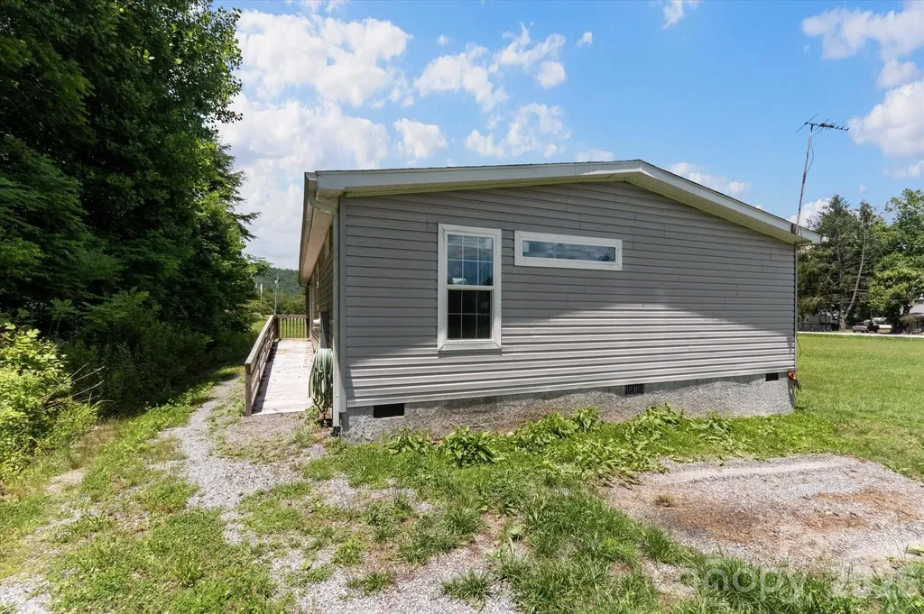 1060 Pickens Highway Rosman NC 28772