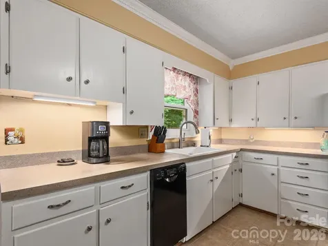 112 Lyndale Road Hendersonville NC 28739