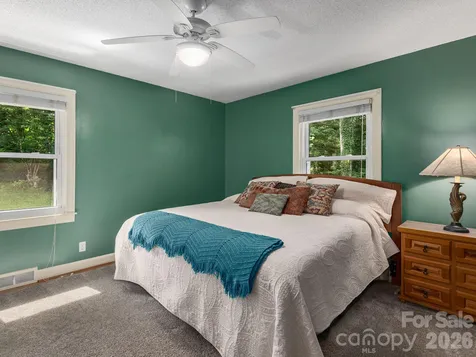 112 Lyndale Road Hendersonville NC 28739