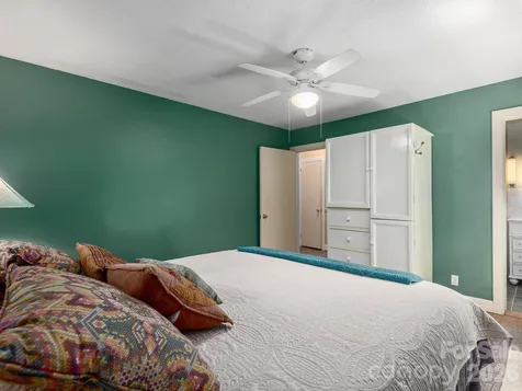 112 Lyndale Road Hendersonville NC 28739