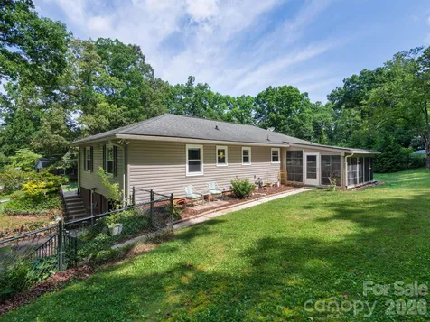 112 Lyndale Road Hendersonville NC 28739