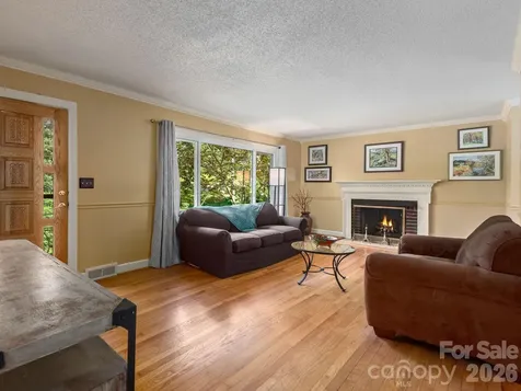 112 Lyndale Road Hendersonville NC 28739