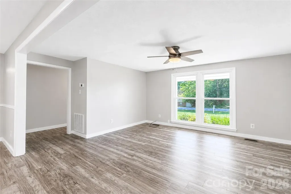 2121 24th Street NE Hickory NC 28601