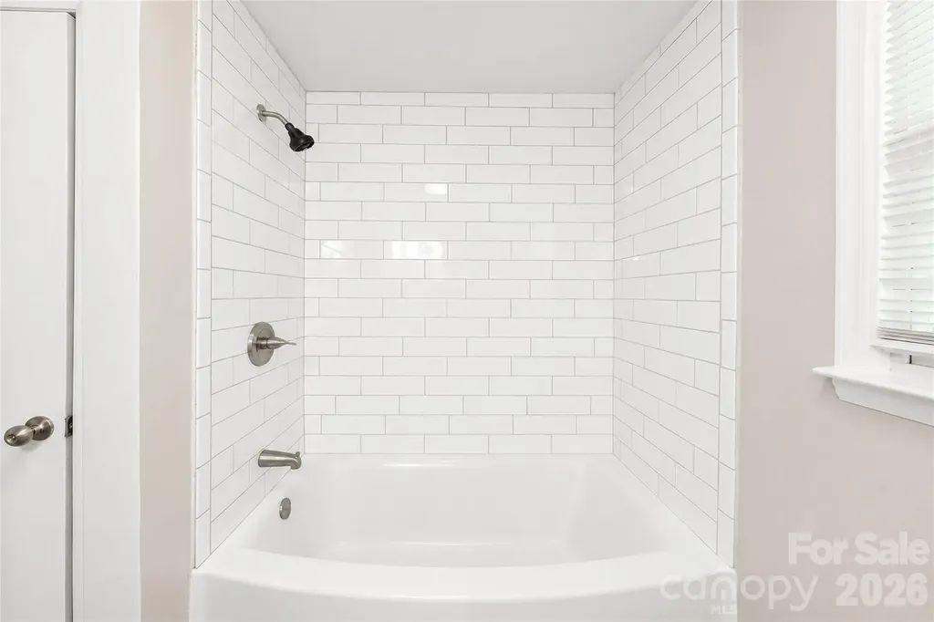 2121 24th Street NE Hickory NC 28601
