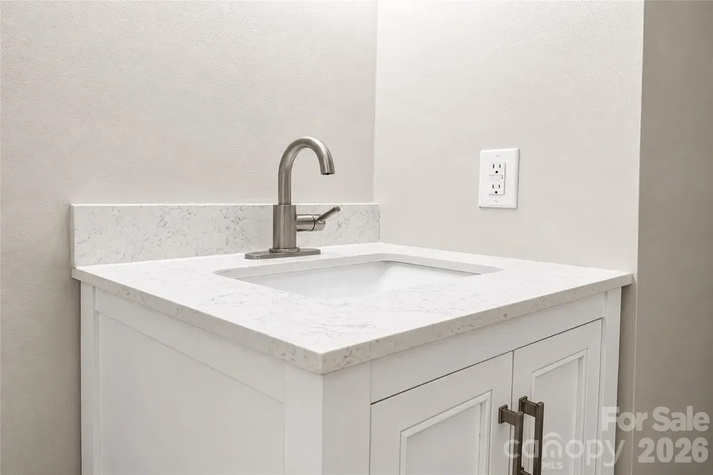 2121 24th Street NE Hickory NC 28601