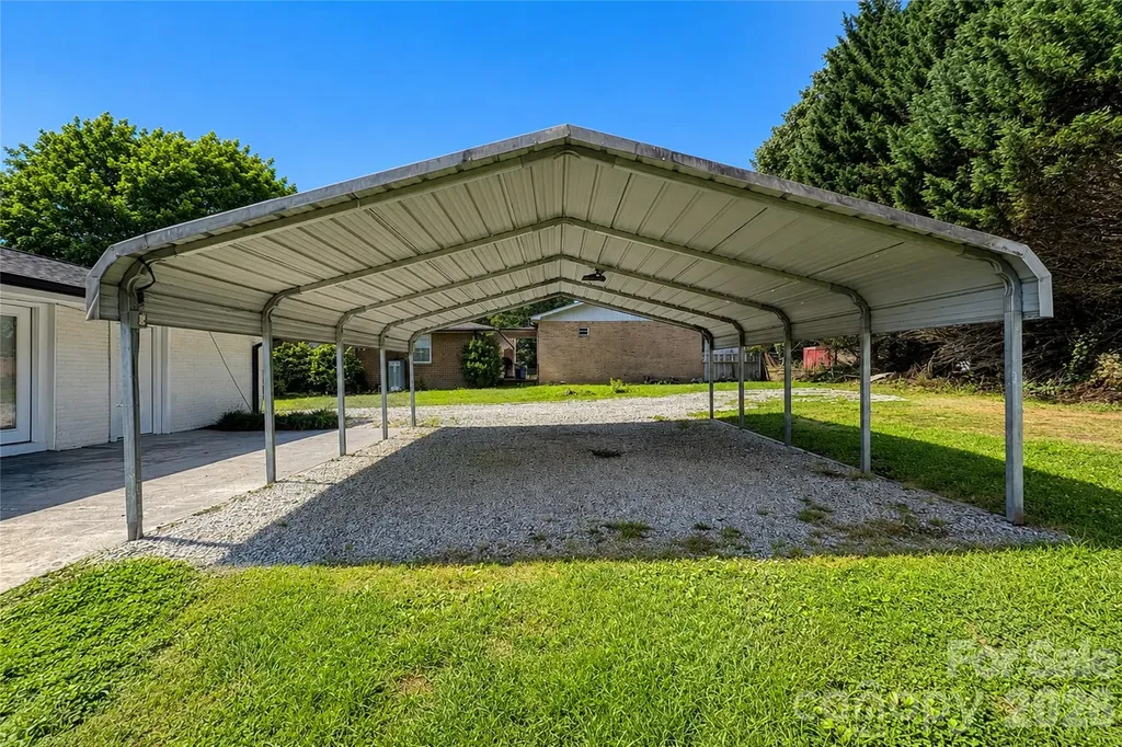 2121 24th Street NE Hickory NC 28601