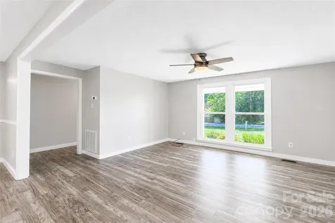 2121 24th Street NE Hickory NC 28601