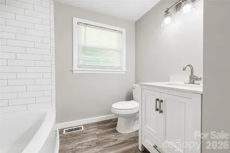 2121 24th Street NE Hickory NC 28601