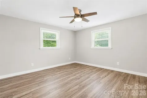 2121 24th Street NE Hickory NC 28601