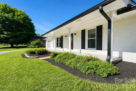 2121 24th Street NE Hickory NC 28601
