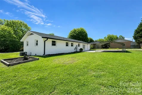 2121 24th Street NE Hickory NC 28601