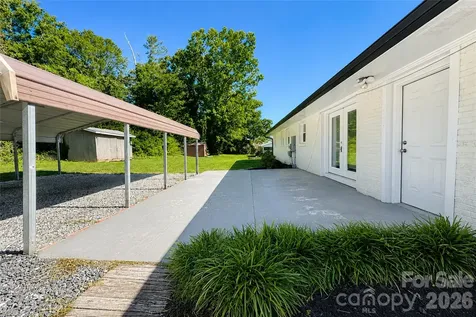 2121 24th Street NE Hickory NC 28601