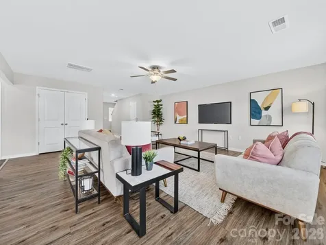 8128 Derby Woods Lane Charlotte NC 28214