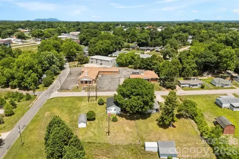 204 Hampshire Lane Clover SC 29710