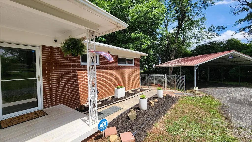 101 Bluebird Lane Morganton NC 28655