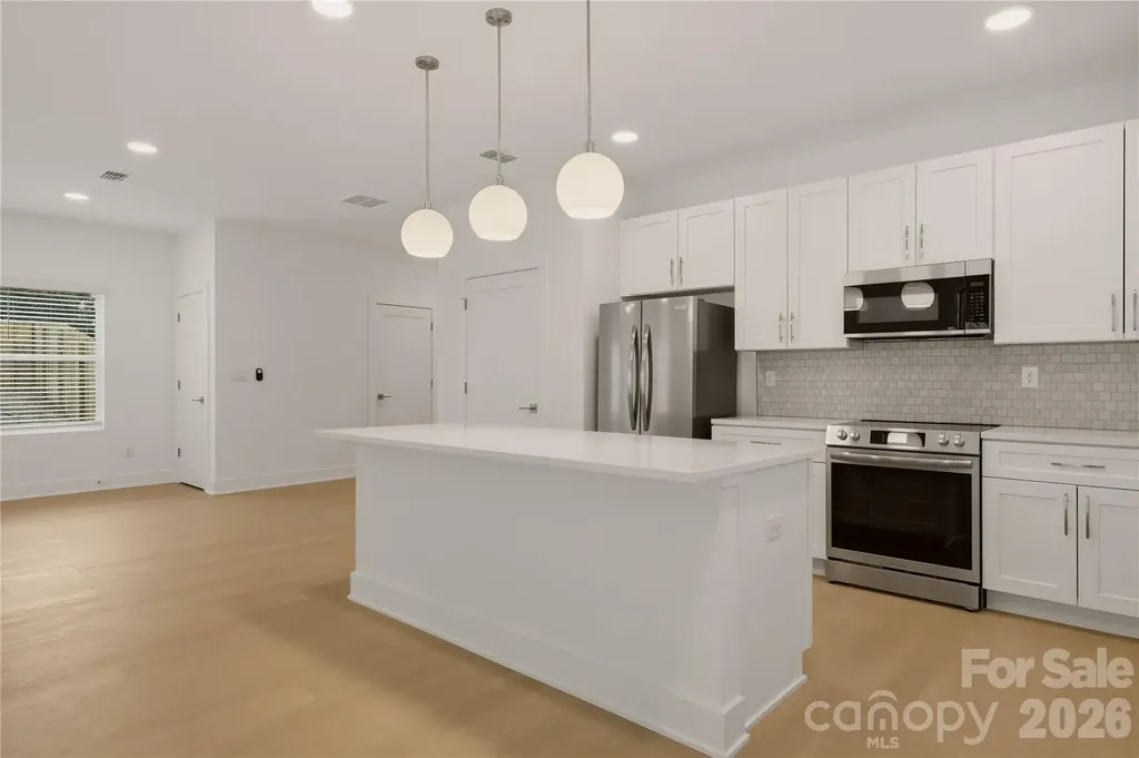 6206 Linda Vista Lane Charlotte NC 28216