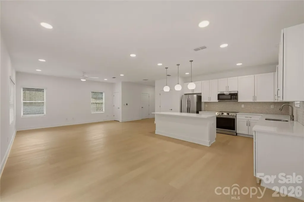 6206 Linda Vista Lane Charlotte NC 28216