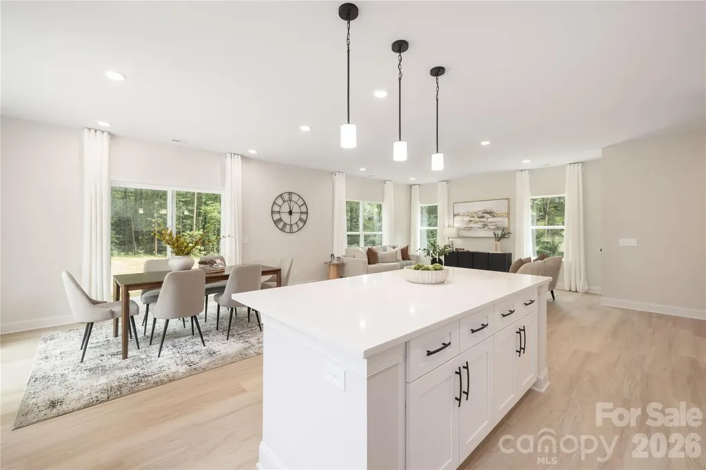 6206 Linda Vista Lane Charlotte NC 28216