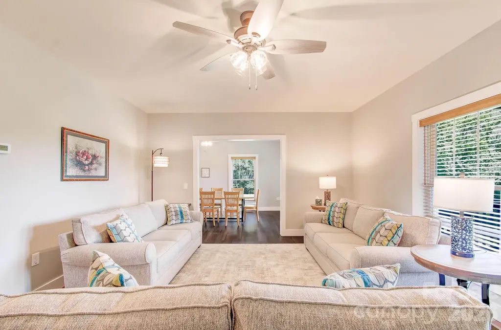 182 Ellerslie Acre Hendersonville NC 28739