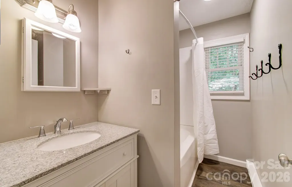 182 Ellerslie Acre Hendersonville NC 28739