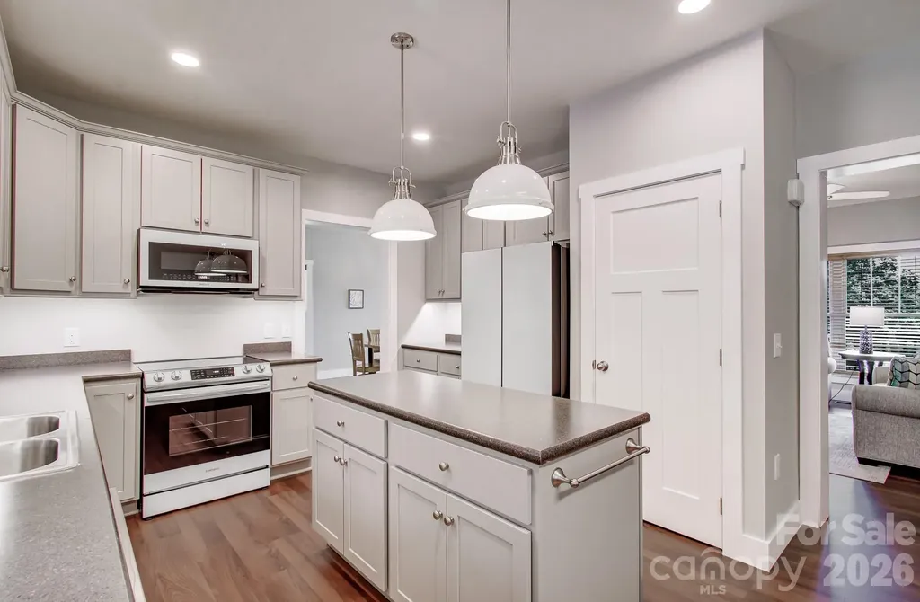 182 Ellerslie Acre Hendersonville NC 28739