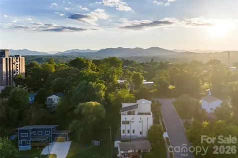 6 Dailey Drive Asheville NC 28801