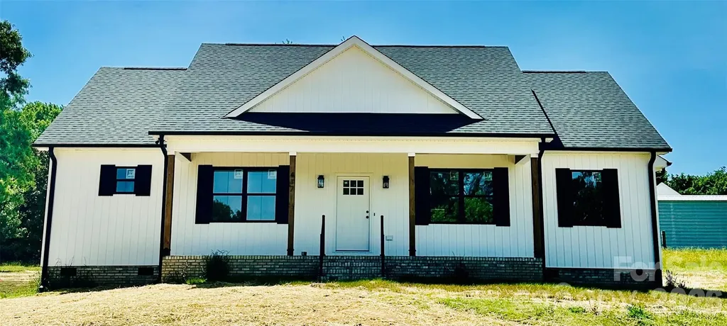 417 E 2nd Street Faith NC 28041