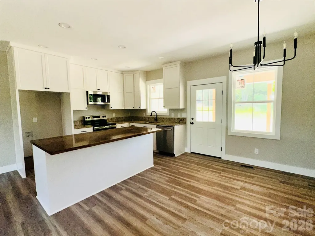 417 E 2nd Street Faith NC 28041