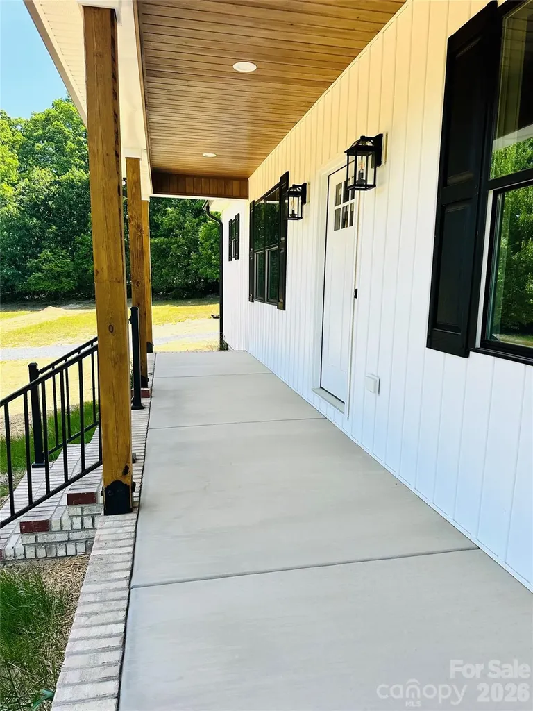 417 E 2nd Street Faith NC 28041