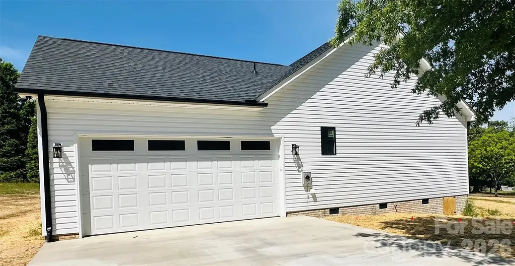 417 E 2nd Street Faith NC 28041